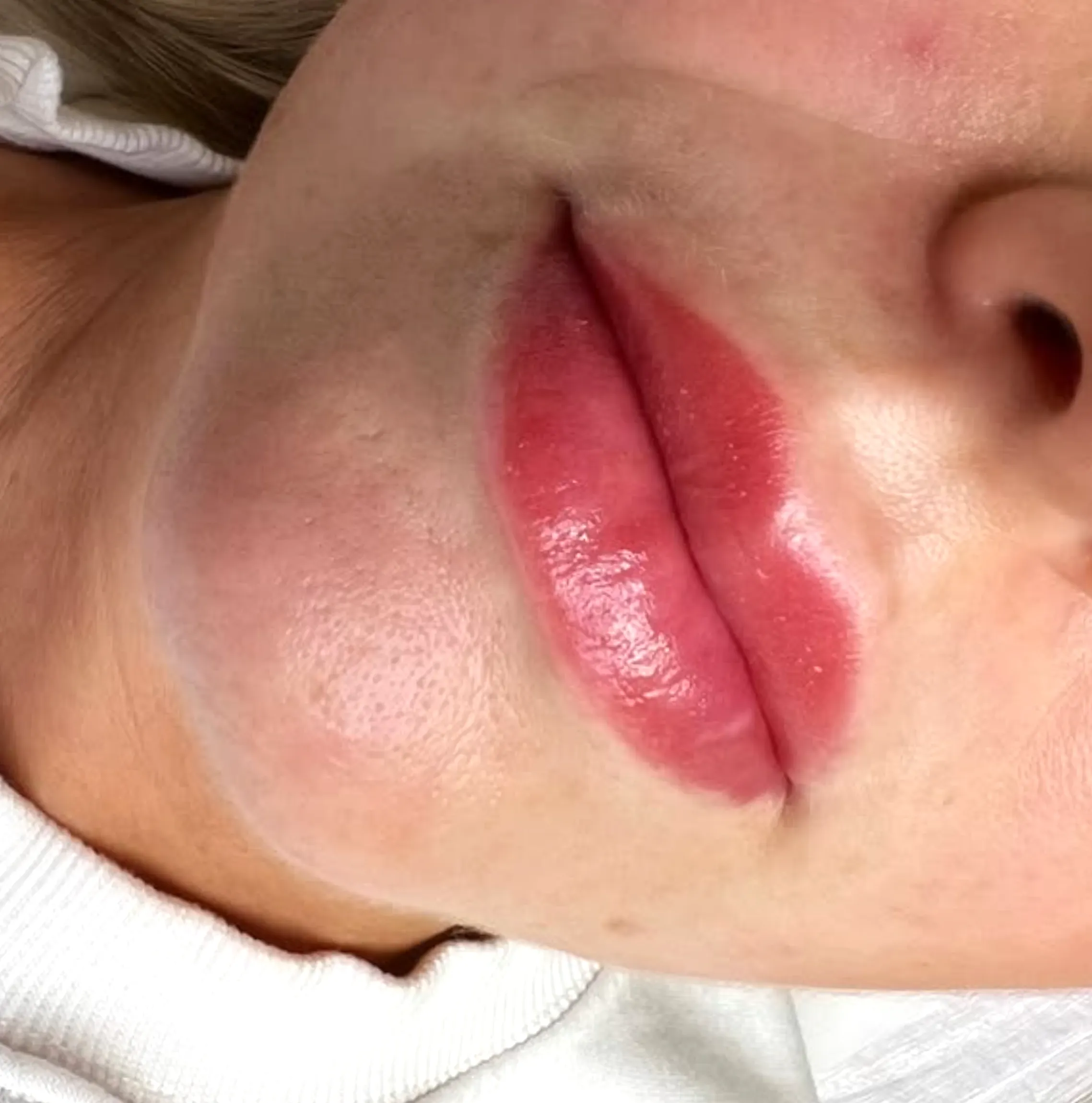 mature lips tattoo